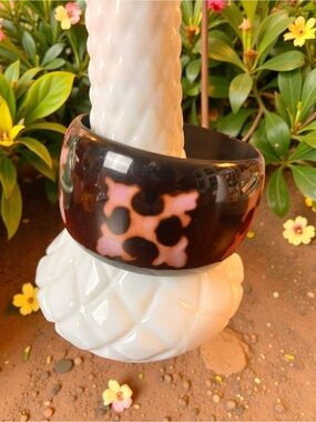 Vintage chunky black lucite statement bracelet, inlay purple pattern Edgy Chic